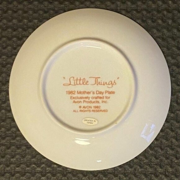 Vintage Avon Mother's Day Collector Plates x3 1982, 1983, 1984 - Picture 4 of 8